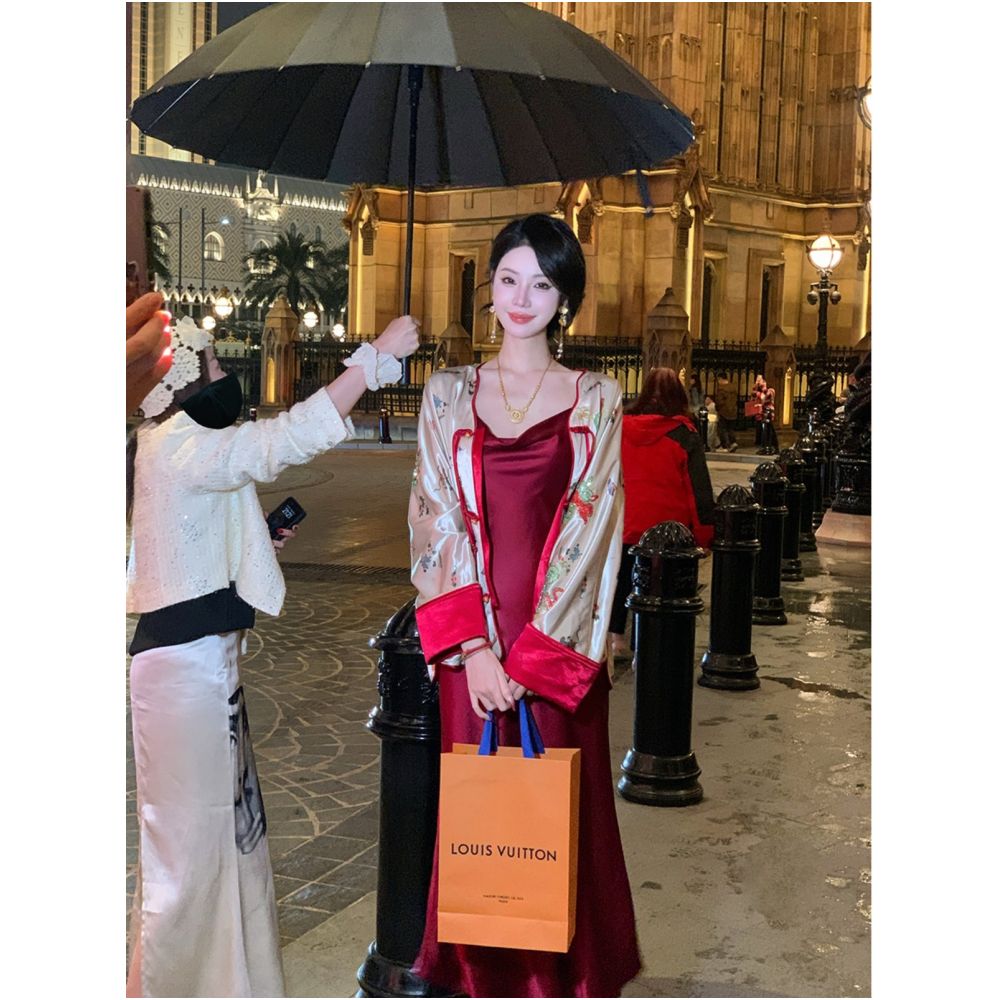 Ya Qiao Si Lai operates autumn clothing new Tang clothing heavy industry printing bead tube embroidery new Chinese style short jacket for women image 2