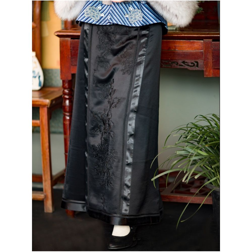 Soft branches and evening atmosphere One city style fluff Spring and Autumn retro embroidered horse face skirt Chinese style half skirt versatile for daily wear for women image 0
