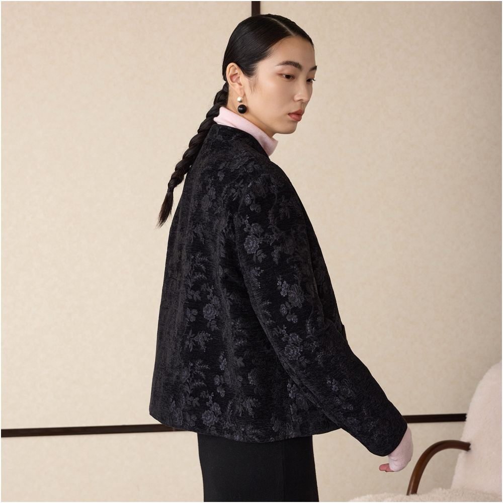 Ruyi Lianyun Fanzhi New Year s Edition Chenier Jacquard Stand up Collar Cotton Jacket for Women s New Chinese Style Pan Button Cotton Jacket image 4