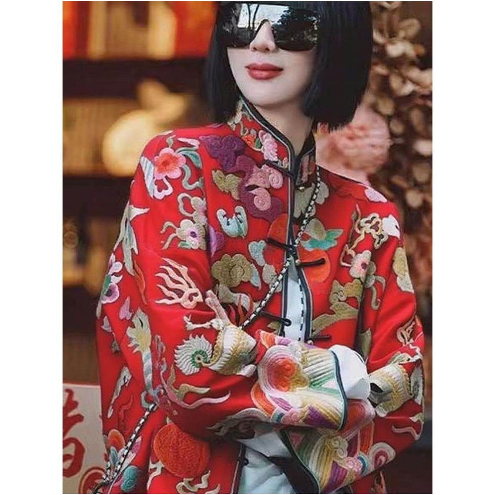 High end new Chinese style women s clothing with embroidered Chinese style outerwear for women in autumn 2025 improved Tang style retro top image 3