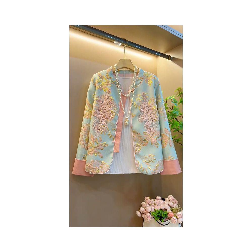 2025 Spring Fashion plus size women s clothing slimming and elegant outerwear new Chinese style anti aging and belly covering outerwear trend image 3