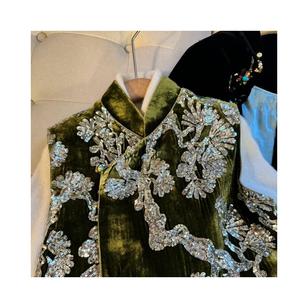 High end fashion heavy industry sequin embroidery new Chinese style vest women s 2025 spring edition unique velvet retro jacket image 2