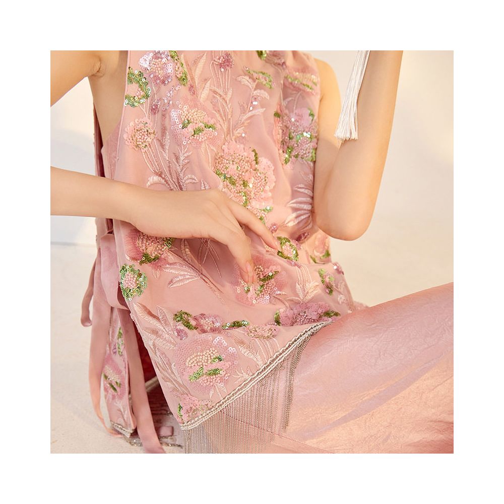 New Chinese style heavy embroidery top for women autumn and summer elegant and high end round neck plus size loose sleeveless outerwear vest image 4