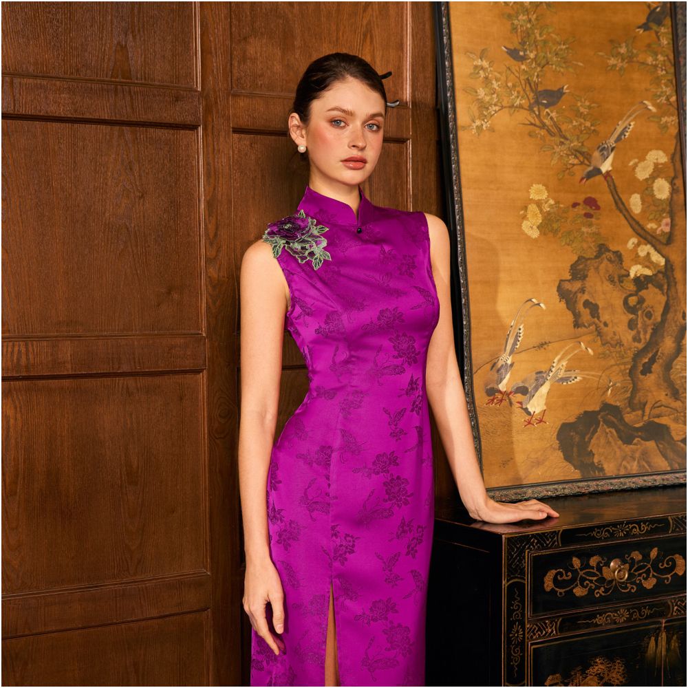 New Chinese style improved cheongsam dress embroidery 2025 summer new style retro style jacquard waist cinching slit young style image 4