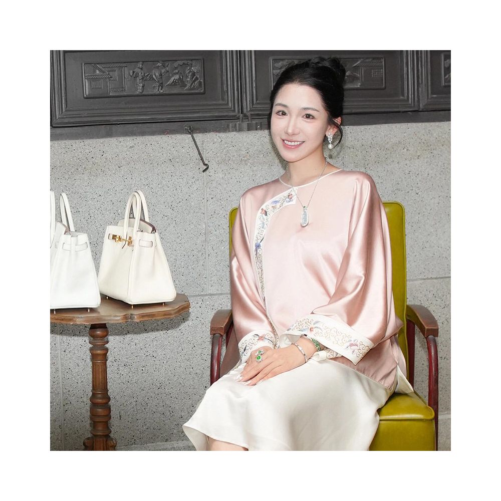 New Chinese style women s clothing super beautiful pink printed shirt autumn and winter new chic vinegar satin Tang style top dress image 0