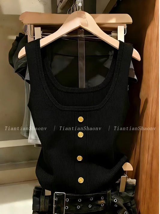 ASAYA7471 – Golden Button Ribbed Tank 🖤✨